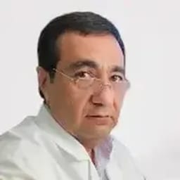 Портретный снимок врача, приём в городе Алматы