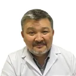 Портретный снимок врача, приём в городе Астана