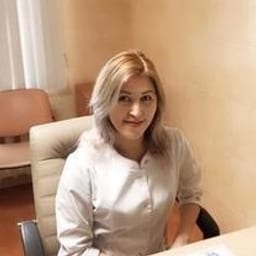 Портретный снимок врача, приём в городе Астана
