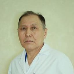 Портретный снимок врача, приём в городе Астана