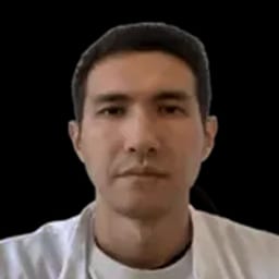 Портретный снимок врача, приём в городе Астана