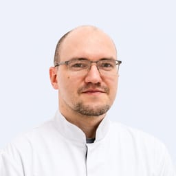 Портретный снимок врача, приём в городе Алматы
