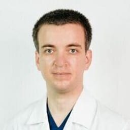 Портретный снимок врача, приём в городе Алматы