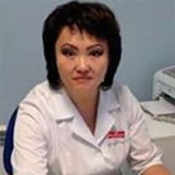 Портретный снимок врача, приём в городе Астана