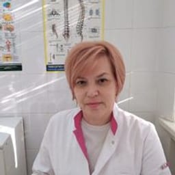 Портретный снимок врача, приём в городе Астана