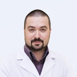 Портретный снимок врача, приём в городе Алматы