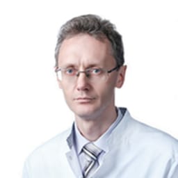 Портретный снимок врача, приём в городе Алматы