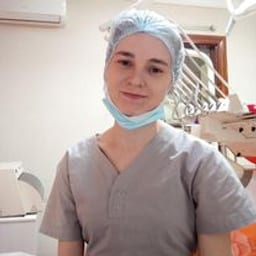 Портретный снимок врача, приём в городе Алматы
