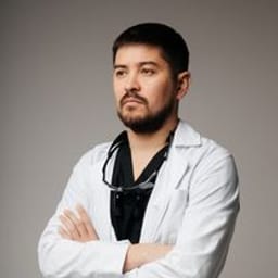 Портретный снимок врача, приём в городе Астана