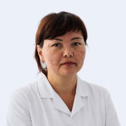 Портретный снимок врача, приём в городе Астана