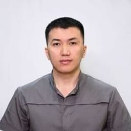 Портретный снимок врача, приём в городе Алматы