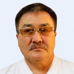 Портретный снимок врача, приём в городе Астана