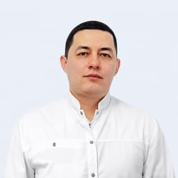Портретный снимок врача, приём в городе Астана