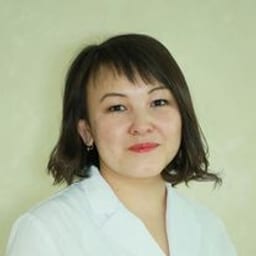 Портретный снимок врача, приём в городе Астана