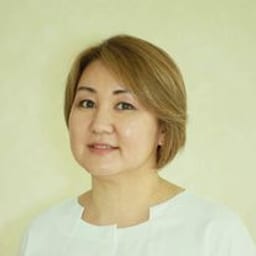 Портретный снимок врача, приём в городе Астана