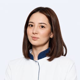 Портретный снимок врача, приём в городе Астана