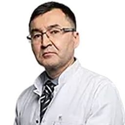 Портретный снимок врача, приём в городе Алматы
