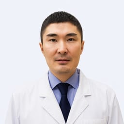 Портретный снимок врача, приём в городе Астана