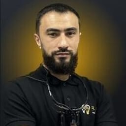 Портретный снимок врача, приём в городе Алматы