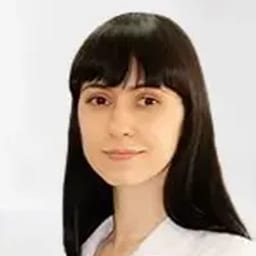 Портретный снимок врача, приём в городе Астана
