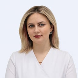 Портретный снимок врача, приём в городе Астана