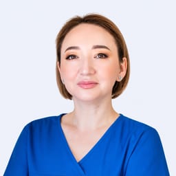 Портретный снимок врача, приём в городе Астана