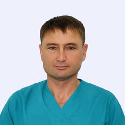 Портретный снимок врача, приём в городе Алматы