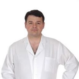Портретный снимок врача, приём в городе Астана
