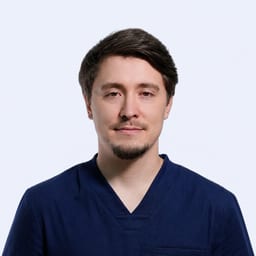 Портретный снимок врача, приём в городе Алматы