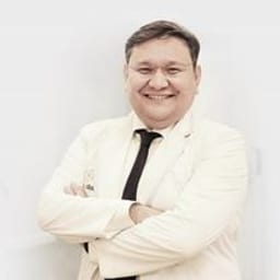 Портретный снимок врача, приём в городе Алматы Портретный снимок врача, приём в городе Алматы