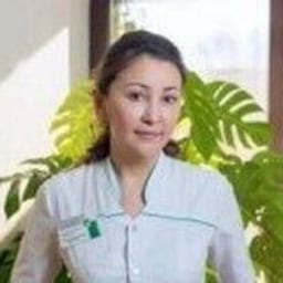 Портретный снимок врача, приём в городе Астана