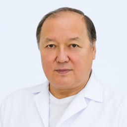 Портретный снимок врача, приём в городе Астана