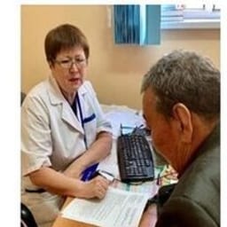 Портретный снимок врача, приём в городе Алматы