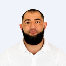 Портретный снимок врача, приём в городе Алматы