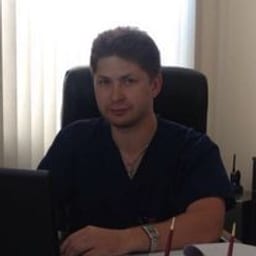 Портретный снимок врача, приём в городе Алматы