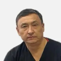 Портретный снимок врача, приём в городе Астана