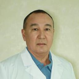 Портретный снимок врача, приём в городе Астана