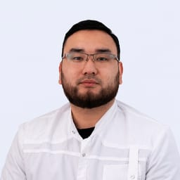 Портретный снимок врача, приём в городе Алматы
