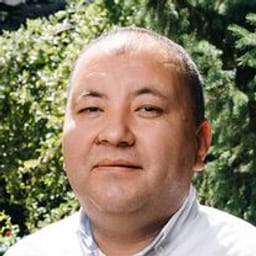 Портретный снимок врача, приём в городе Алматы