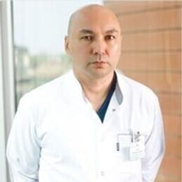 Портретный снимок врача, приём в городе Алматы