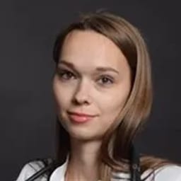 Портретный снимок врача, приём в городе Астана