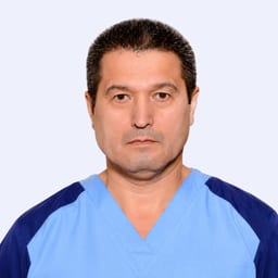 Портретный снимок врача, приём в городе Алматы