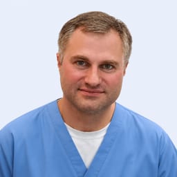 Портретный снимок врача, приём в городе Астана
