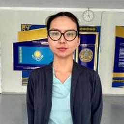 Портретный снимок врача, приём в городе Астана