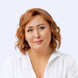 Портретный снимок врача, приём в городе Алматы