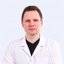 Портретный снимок врача, приём в городе Алматы