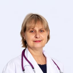 Портретный снимок врача, приём в городе Алматы