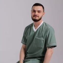 Портретный снимок врача, приём в городе Астана Портретный снимок врача, приём в городе Астана