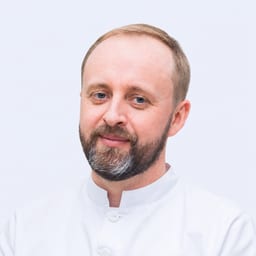 Портретный снимок врача, приём в городе Астана