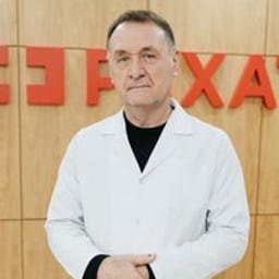 Портретный снимок врача, приём в городе Алматы